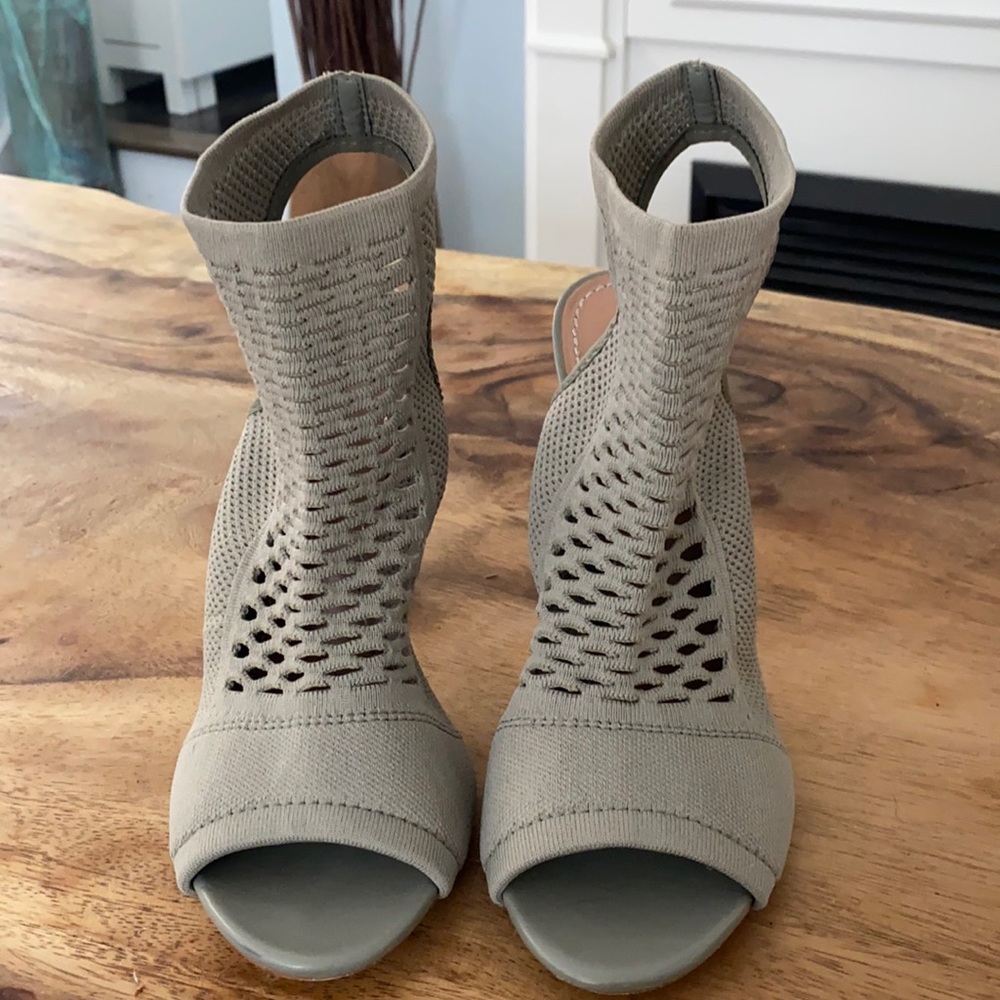 Zara stretchy army green mesh heels size 39